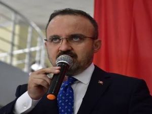 Bülent Turan: "O bayrağa uzanan el kırılır"