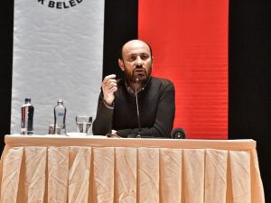 Yazar yağmuru devam ediyor