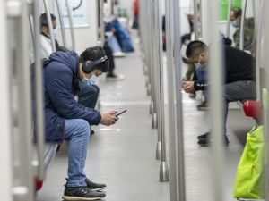 Çin, ABD’yi dünya çapında paniği arttırmakla suçladı