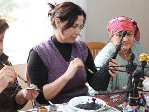 Atık malzemeler kadınların ellerinde yeniden hayat buluyor