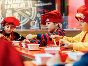 14 Şubat için kutlama ve hediye seçenekleri