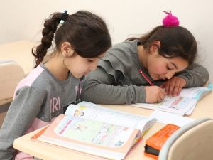 Başkan Atay’ın eğitime desteğini sürdürüyor