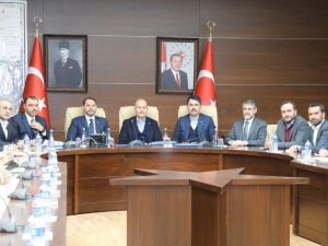 Bakan Albayrak: "Elazığ ve Malatya’da yaraları hızlıca saracağız"