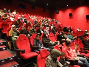 “Rafadan Tayfa Göbeklitepe” filmine ESER’li öğrencilerden büyük ilgi