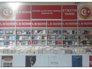 Atatürk Araştırma Merkezi yayınları CNR kitap fuarında