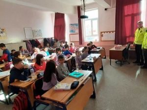 Hisarcık’ta ilkokul öğrencilerine trafik eğitimi