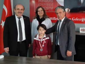 Mektebim Manisa Kampüsünden milli başarılara tam destek