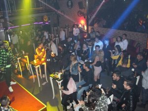 Kuşadası’nda eğlence kışın da sürüyor