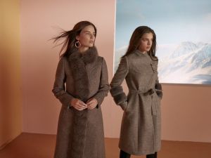 "Kışın trendleri; gri ve tonlarındaki kabanlar, kapitone pardesüler ve tasarım eşarplar oldu"