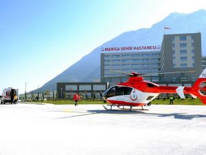 Manisa Şehir Hastanesi heliport alanına ilk ambulans helikopter indi