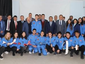 Öğrencilerin model uçak projesine bakanlıktan destek