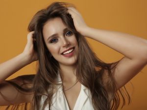 Kışın sık yıkanan saçlar kırılıyor