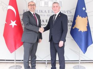 Büyükelçi Sakar’dan Kosova Savunma Bakanı Quni’ye ziyaret