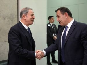 Bakan Akar, Yunanistan Savunma Bakanı Panagiotopoulos ile görüştü