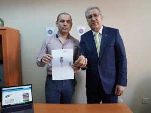 Egeli akademisyen, ağız içi yumuşak doku nakli için yeni cihaz ve cerrahi yöntemini literatüre kazandırdı