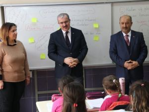 Vali Toraman: “Öğretmen eğitimde mihenk taşıdır”