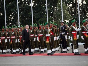 Cumhurbaşkanı Erdoğan, resmi törenle karşılandı