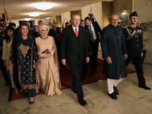 Cumhurbaşkanı Erdoğan, Pakistan Cumhurbaşkanı Alvi ile görüştü
