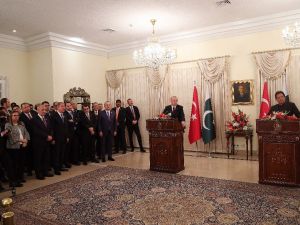 Cumhurbaşkanı Erdoğan: “Askeri ve savunma sanayii alanları, Pakistan ile ikili ilişkilerimizde en önemli başlığı teşkil ediyor”
