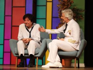 Uygur kardeşlere Gaziemir’de yoğun ilgi