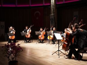 Bodrum’da 8 Viyolonsel Ve Klasik’ten Tango’ya beğeni topladı