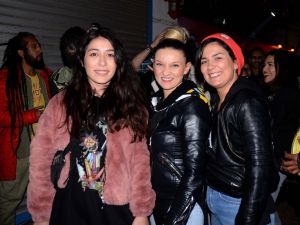 Kuşadası’nda bekarlar partisi