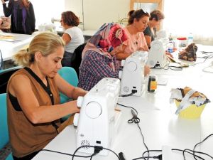 Çeşme Halk Eğitim projeleriyle istihdam oluşturan kuruma dönüştü