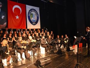 Salihli’de kış konseri mest etti