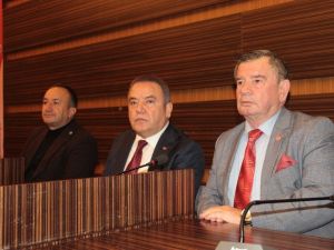 Başkan Böcek Alanya’da turizmcilerle buluştu