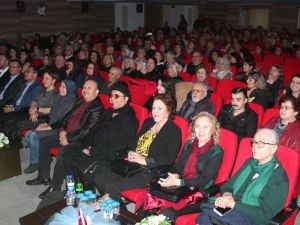 Zeki Müren şarkılarıyla unutulmaz bir gece yaşattılar