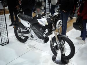 Elektrikli iki tekerlekli ile 110 km