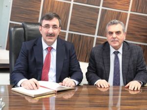 Ak Parti Genel Başkan Yardımcısı Yılmaz belediyeyi ziyaret etti