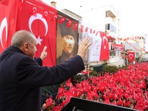 Cumhurbaşkanı Erdoğan: “Ne hizmet ediyorlar, ne de hizmet edilmesine müsaade ediyorlar"