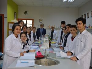 Liseli öğrencilere iş aramanın püf noktalarını anlattılar