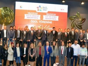 Nazilli’de ekonominin öncüleri ödüllendirildi