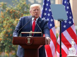 Trump: “Afganistan ve Hindistan, Keşmir sorununu çözmeli”