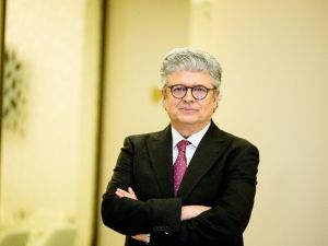 Prof. Dr. Faruk Buyru: “Stres tüp bebek başarısını baltalıyor”