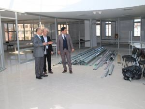 Müdür Başyiğit, "Kütahya Kendin Yap Merkez Atölyesi" inşaat alanında incelemelerde bulundu