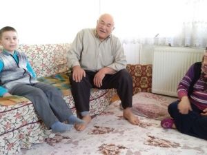 İlkokul öğrencilerinden yaşlı ziyareti