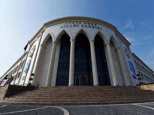 Modern pazar yerinde tezgahlar yeniden ihaleye çıkıyor