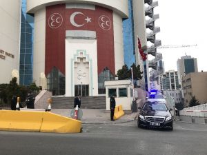 MHP Genel Başkanı Devlet Bahçeli, Cumhurbaşkanı Recep Tayyip Erdoğan’la görüşmek üzere parti binasından ayrıldı.
