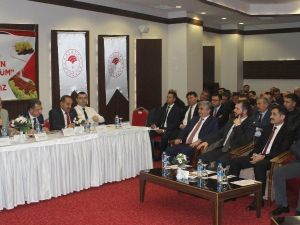 Manisa’da ’Üretimden ihracata üzüm’ konuşuldu