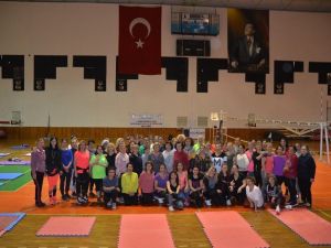 Kuşadası’nda Sağlıklı Kadın Sağlıklı Toplum Kurslarına yoğun ilgi