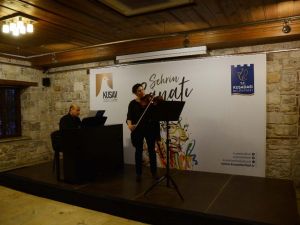 Klasik müziğin dehası Beethoven Kuşadası’nda anıldı