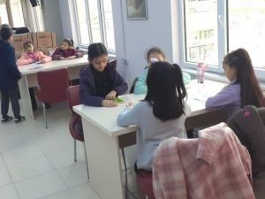 İlkokul öğrencilerinin kütüphane ziyareti