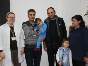 Hastane sekreterinden bebeğe hayat kurtaran müdahale