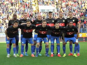 MKE Ankaragücü ısınmaya şehitler anısına siyah forma ile çıktı