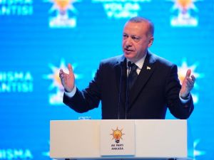 Cumhurbaşkanı Erdoğan: "Belirlediğimiz sınırların dışına çıkmazlarsa omuzlarının üzerinde o başlar da kalmayacak"