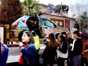 Emniyet kemerinin önemini simülasyon aracı ile test ettiler