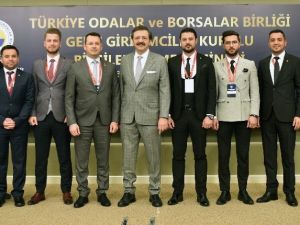 Manisalı genç girişimciler, bilgilendirme seminerine katıldı